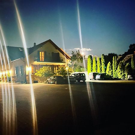 Hotel Radzewice Buitenkant foto