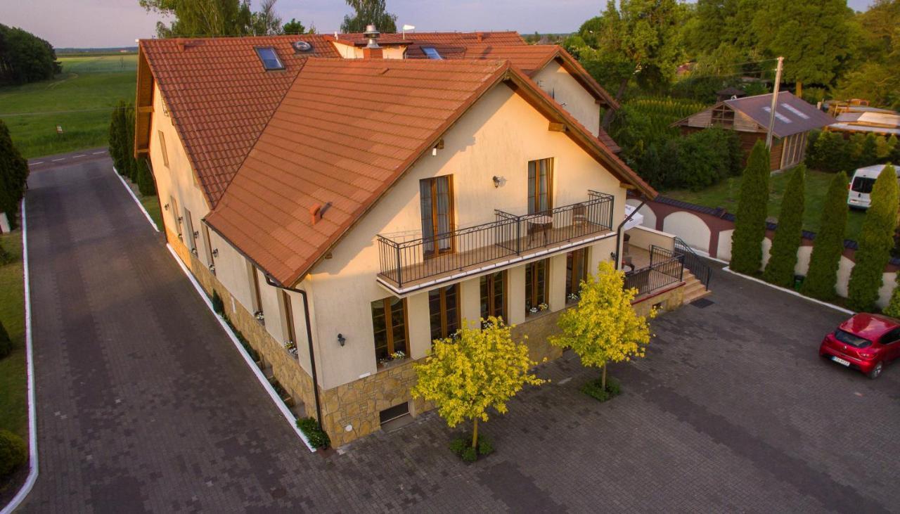 Hotel Radzewice Buitenkant foto