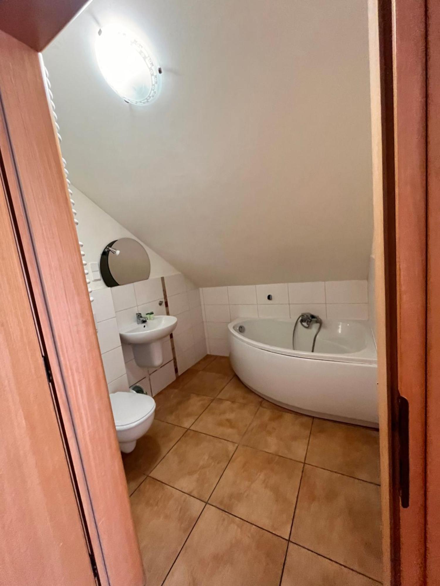 Hotel Radzewice Buitenkant foto