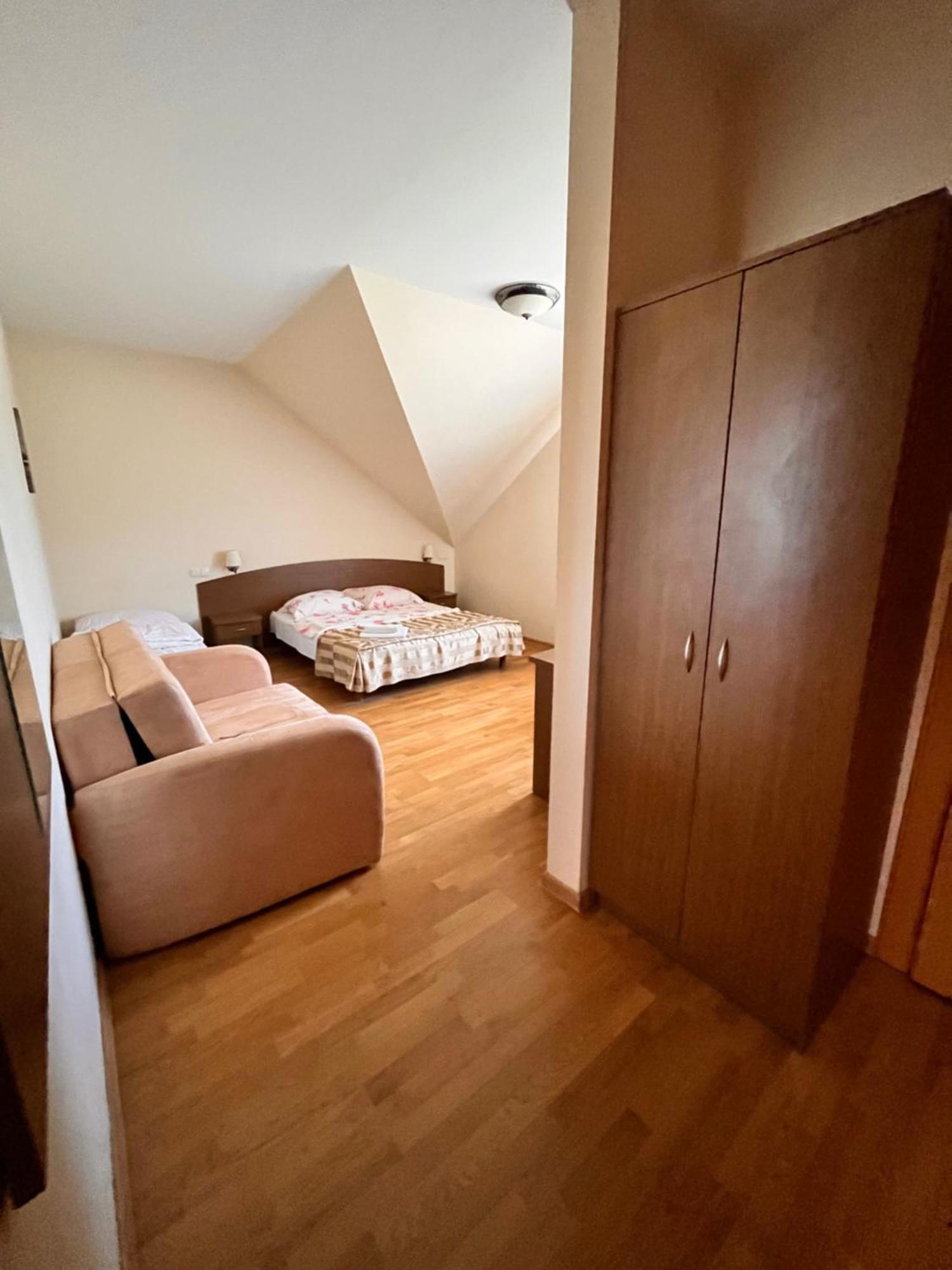 Hotel Radzewice Buitenkant foto